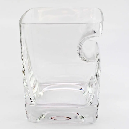 Whisky glass with cigar holder 3